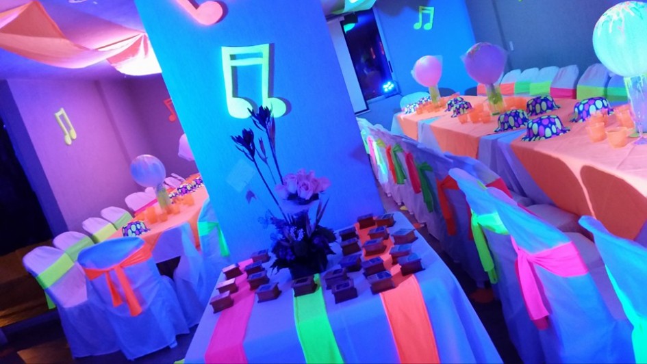 decoracion chiquiteca neon bogota